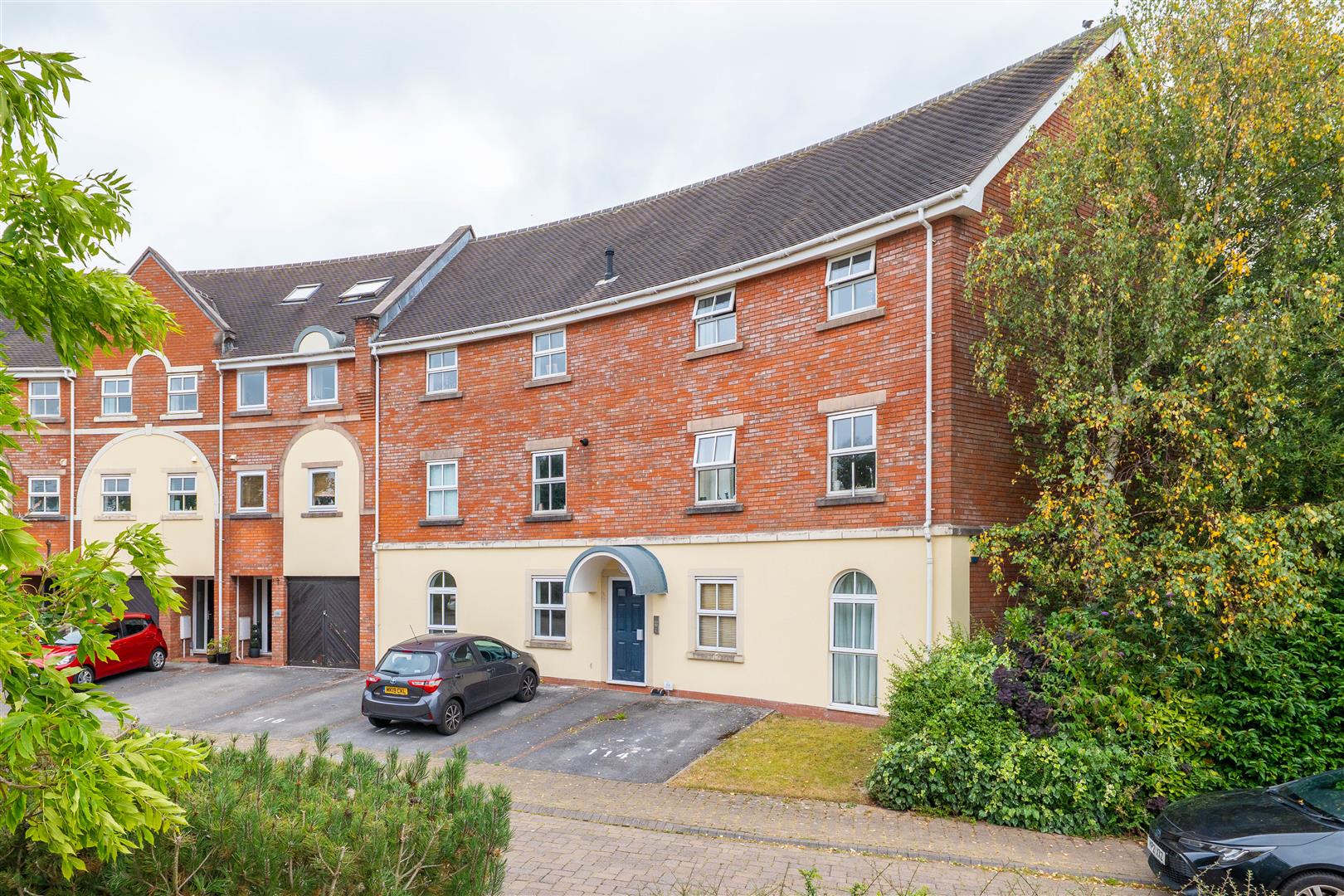 2 bed property in Holland House Road, Preston